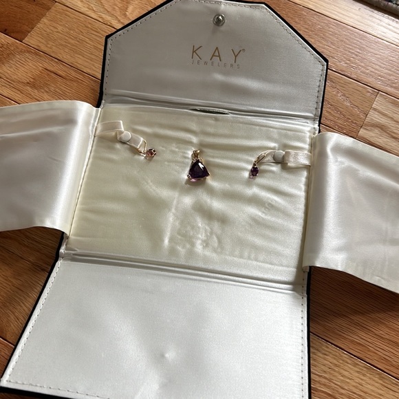 Stunning amethyst sapphire and 14k gold pendant and earring set w display case! - Picture 4 of 12